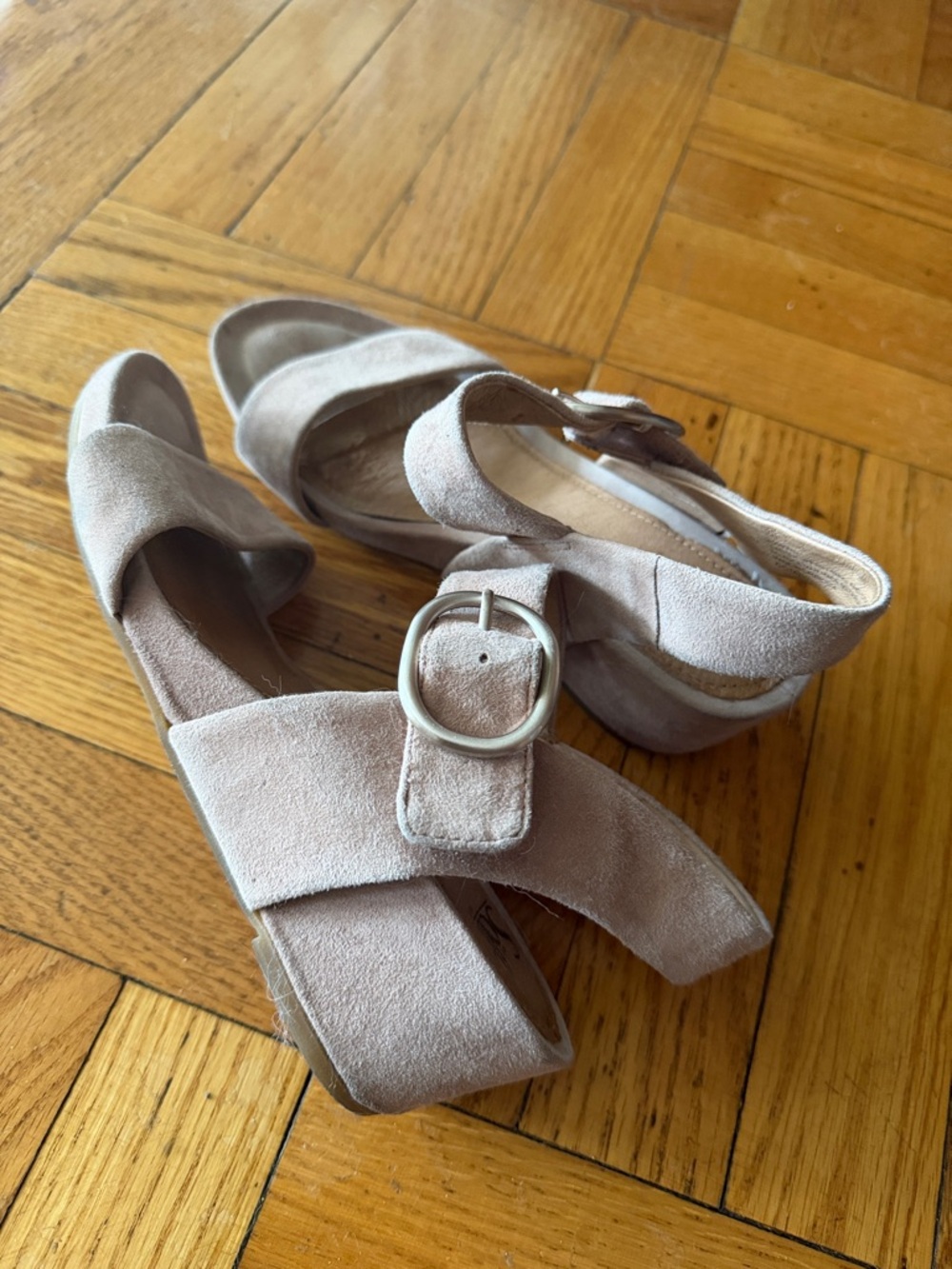Sofft blush Suede wedge Sandals